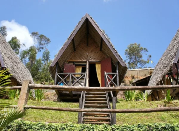 Foto de una cabaña del alojamiento Feon' ny Ala, en Andasibe, Madagascar