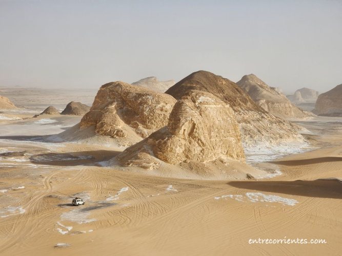 Paisaje que visitar en el tour del desierto blanco de Egipto
